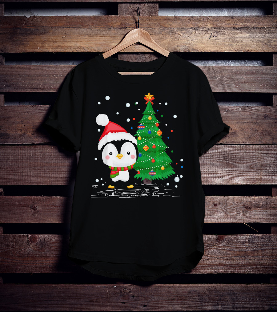 Funny Penguin Lover Santa Hat Christmas Tree Pengu T-Shirt