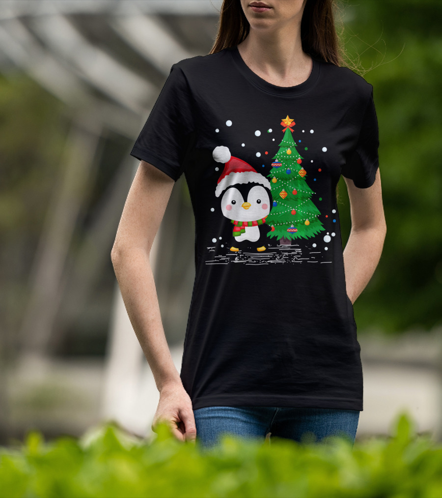 Funny Penguin Lover Santa Hat Christmas Tree Pengu T-Shirt