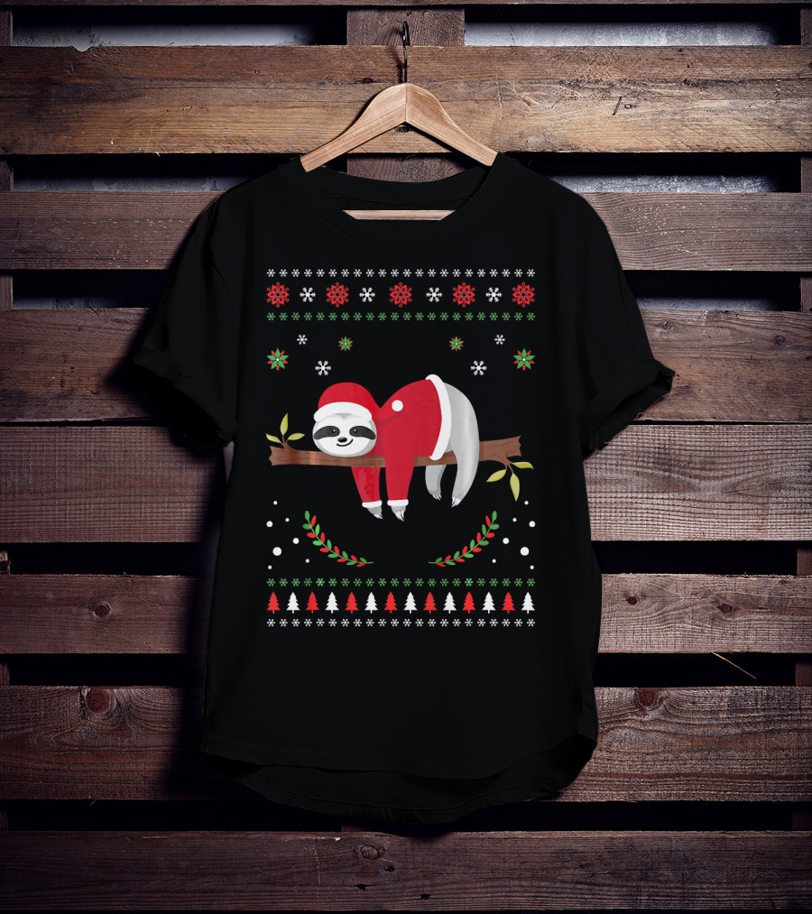 Sloth Christmas Holiday Sloth Santa Hat Snowflakes Festive Tree T-Shirt