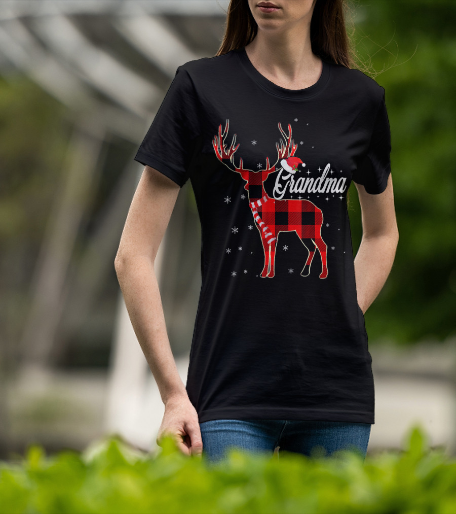Grandma Reindeer Plaid With Santa Hat And Snowflakes T-Shirt