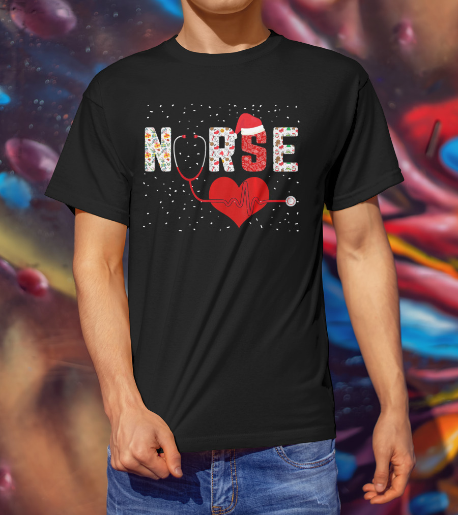 Nurse Christmas Heart Stethoscope Snowflakes Santa Hat T-Shirt