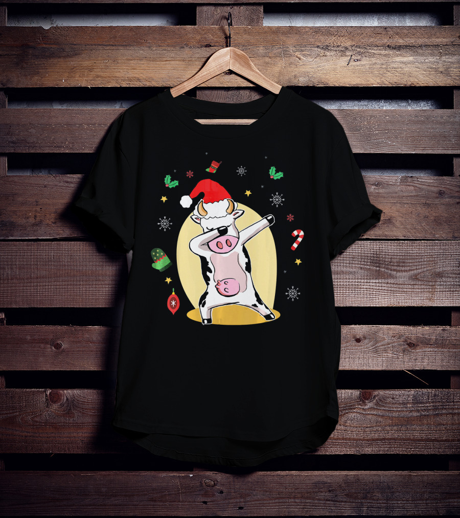 Cute Cow Dabbing Merry Santa Hat Christmas Candy Cane Snowflakes T-Shirt