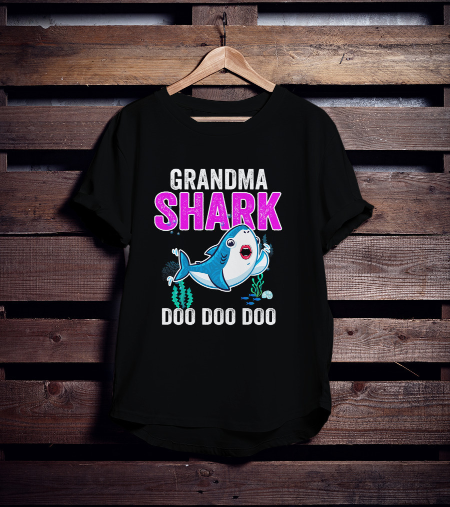 Grandma Shark Doo Doo Doo Christmas T-Shirt