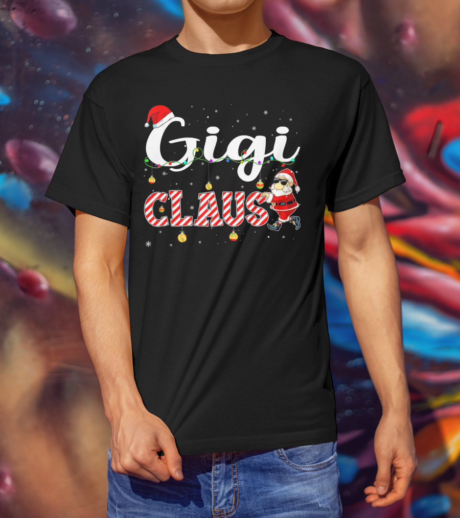 Gigi Claus Santa Hat Christmas Ornaments Snowflakes T-Shirt
