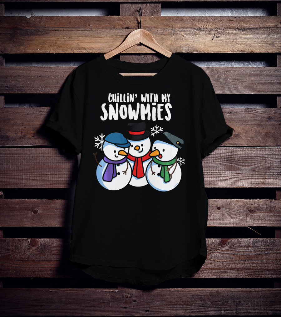 Chillin' With My Snowmies Snowmen In Winter Hats And Scarves T-Shirt