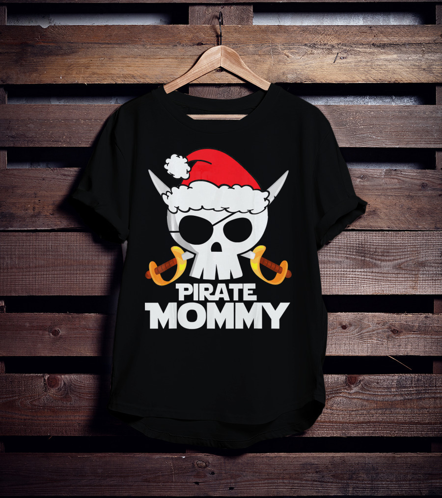 Funny Santa Claus Pirate Mommy Skull With Santa Hat And Swords T-Shirt