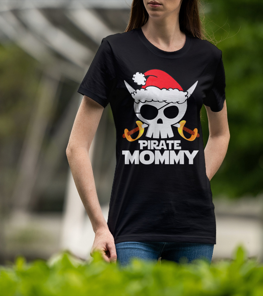 Funny Santa Claus Pirate Mommy Skull With Santa Hat And Swords T-Shirt
