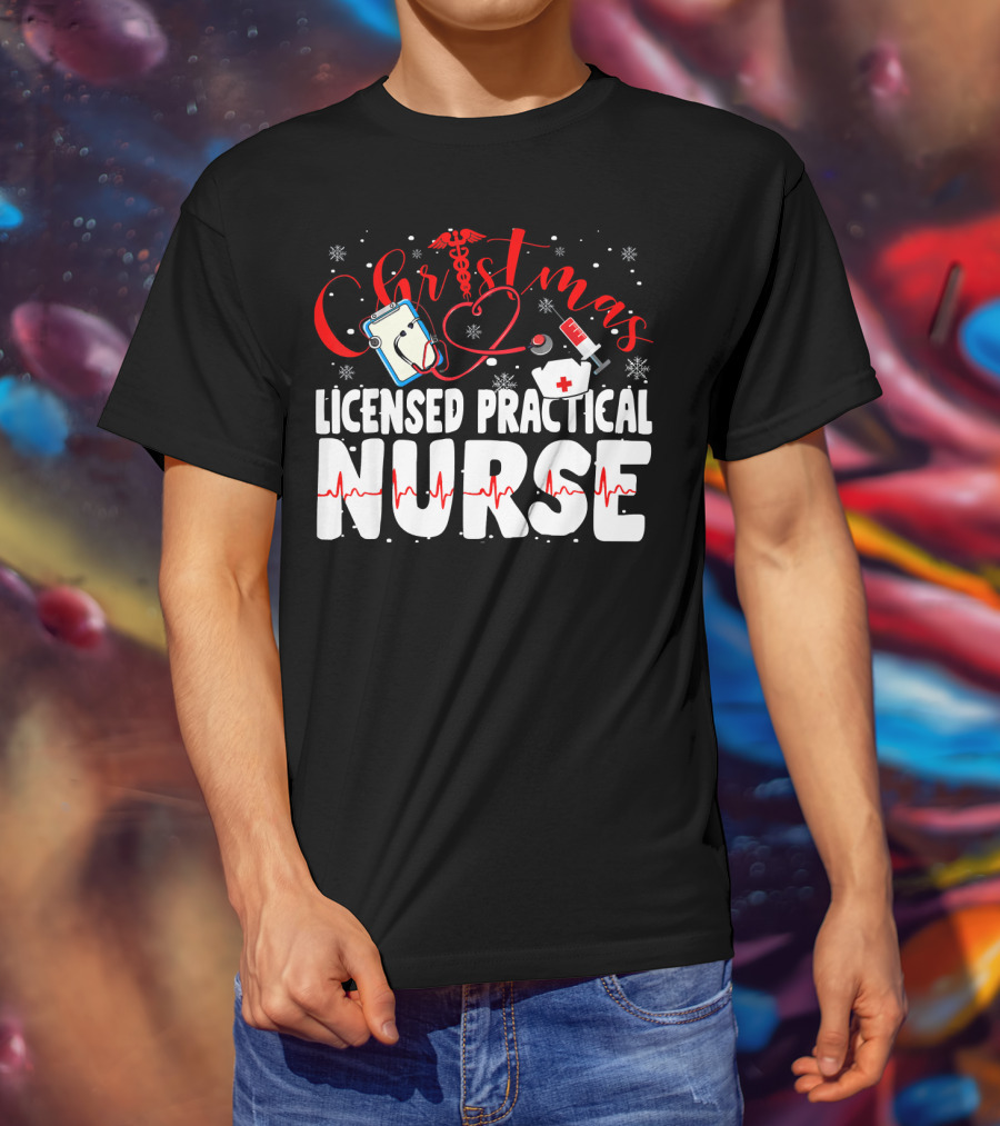 Christmas Licensed Practical Nurse Stethoscope Syringe Snowflakes T-Shirt
