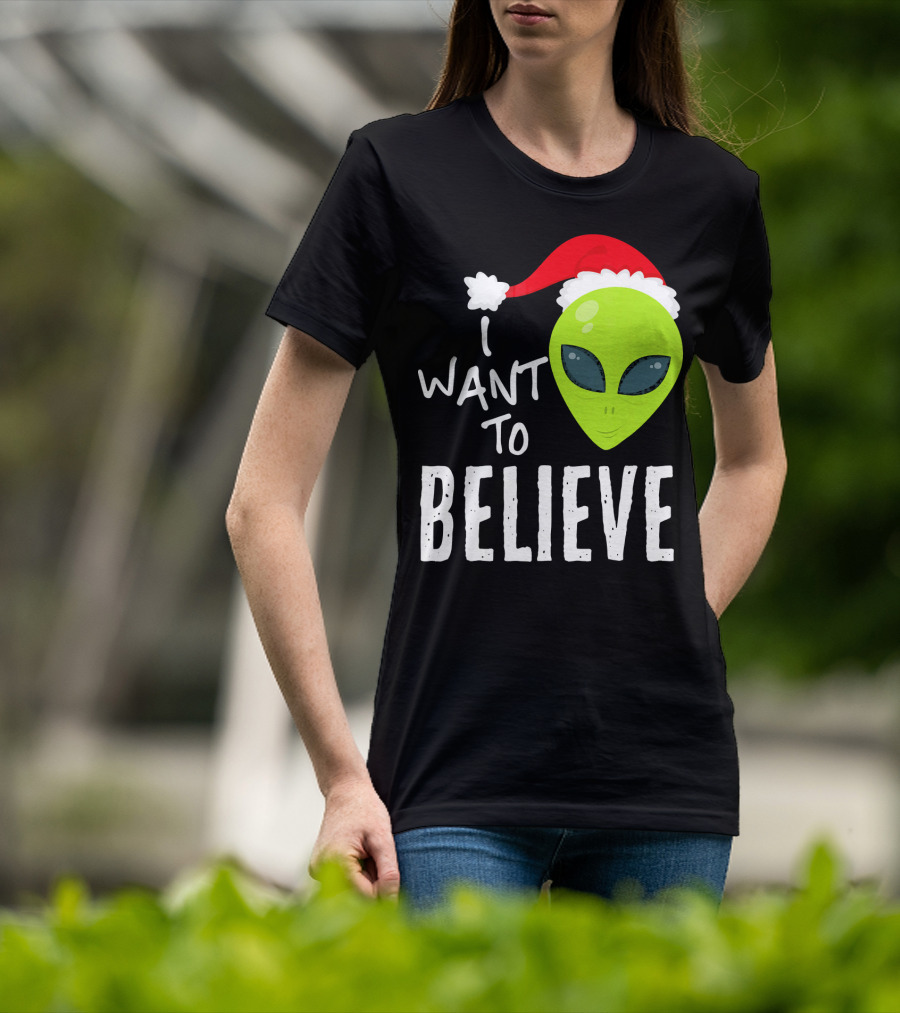I Want To Believe Alien Santa Hat Christmas UFO T-Shirt