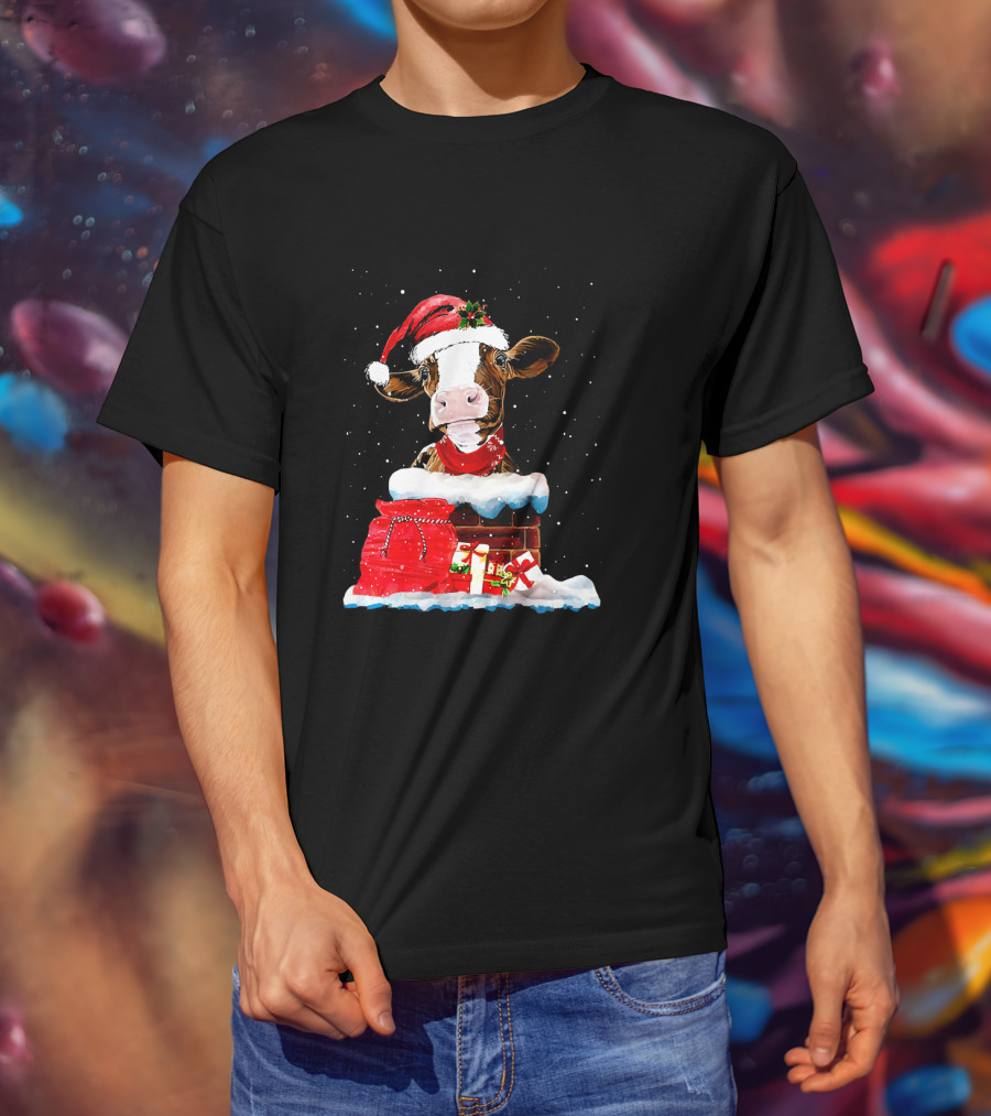 Cow With Santa Hat In Chimney And Christmas Gifts T-Shirt