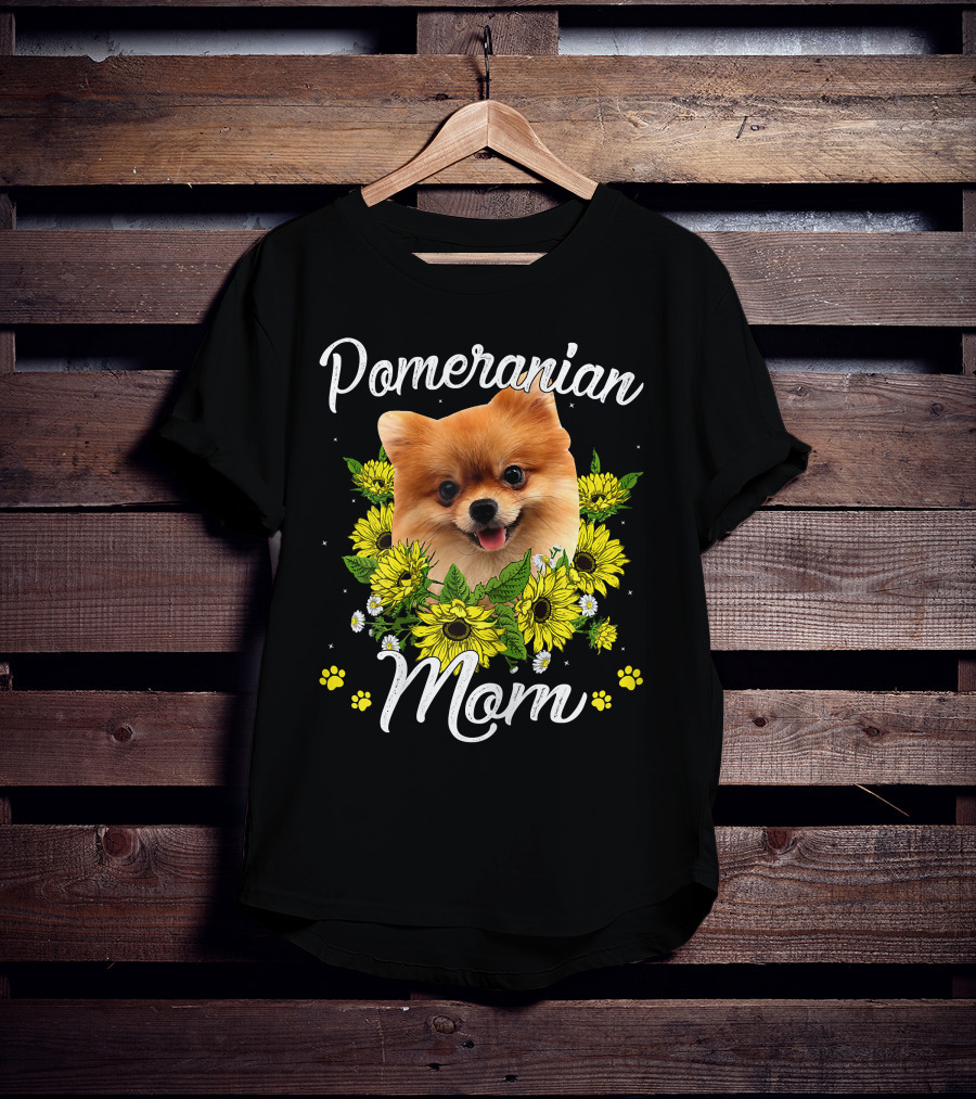 Pomeranian Mom Sunflowers Mother's Day T-Shirt
